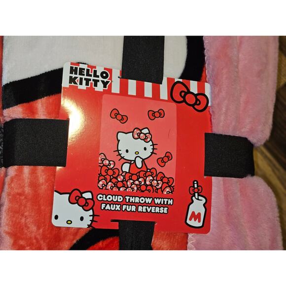 Hello Kitty Licensed Silk Touch Throw, 50" x 60" - Picture 7 of 9